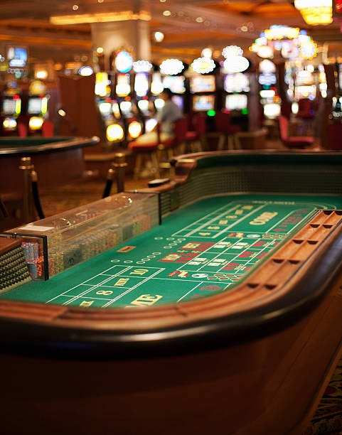 Gaple game table interface on bosswin168 login showing domino chain and player hands